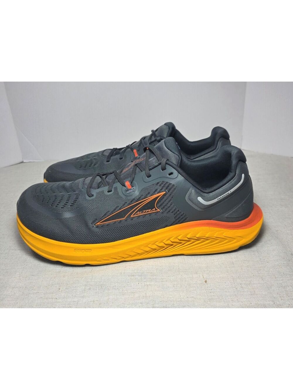 Altra Paradigm 7 Men's Size 15 Running Shoes Gray Orange AL0A82C5280